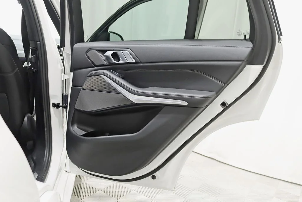 2022 BMW X5 M50i - Photo 38