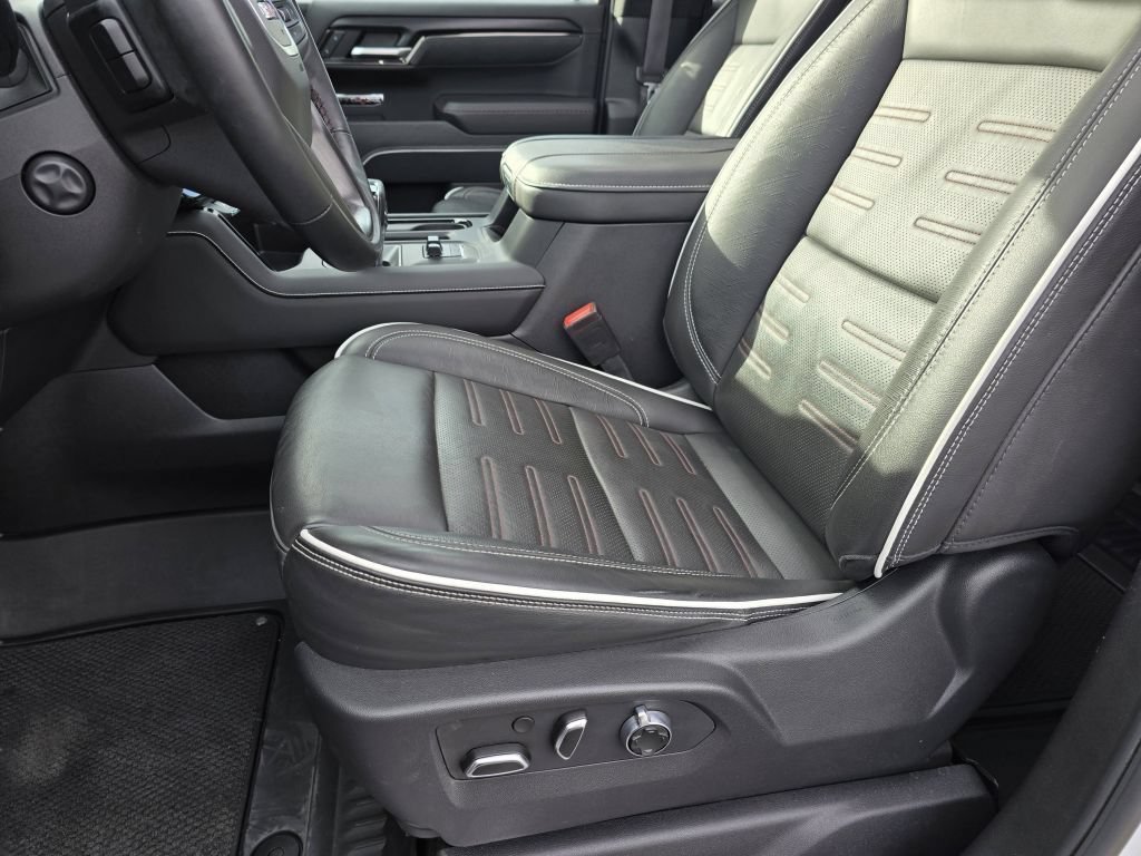 Used 2024 Summit White GMC AT4X image 40