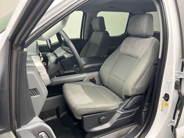 Used 2023 Oxford White Ford XLT image 11