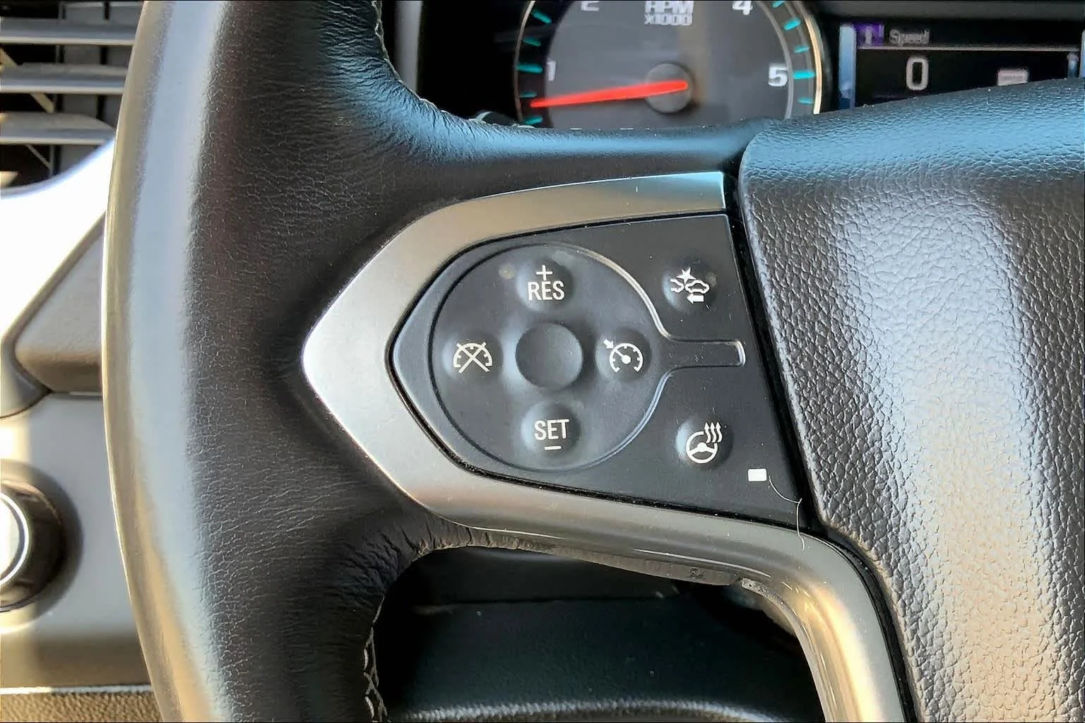Used 2018 TUNGSTEN METALLIC Chevrolet LT image 21