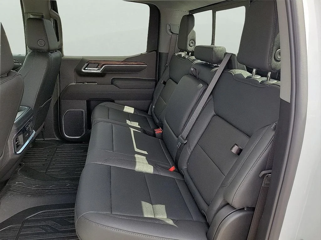 2026 GMC Sierra 1500 SLT - Photo 13