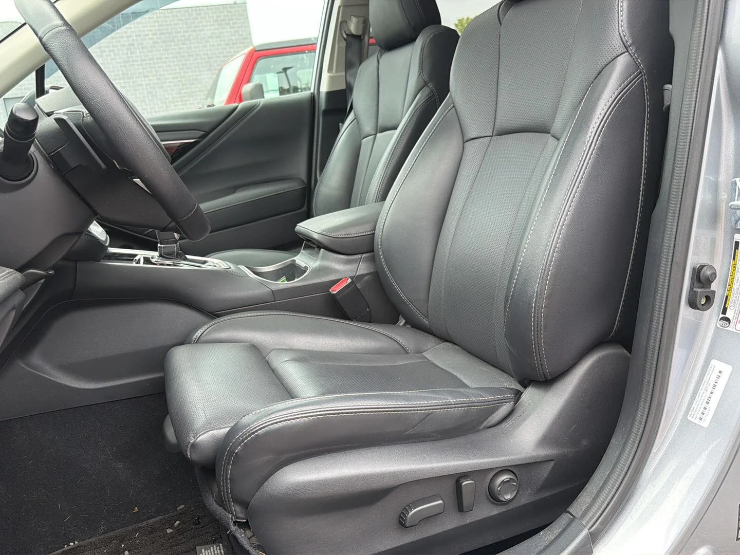 Used 2025 Ice Silver Metallic Subaru Limited image 16