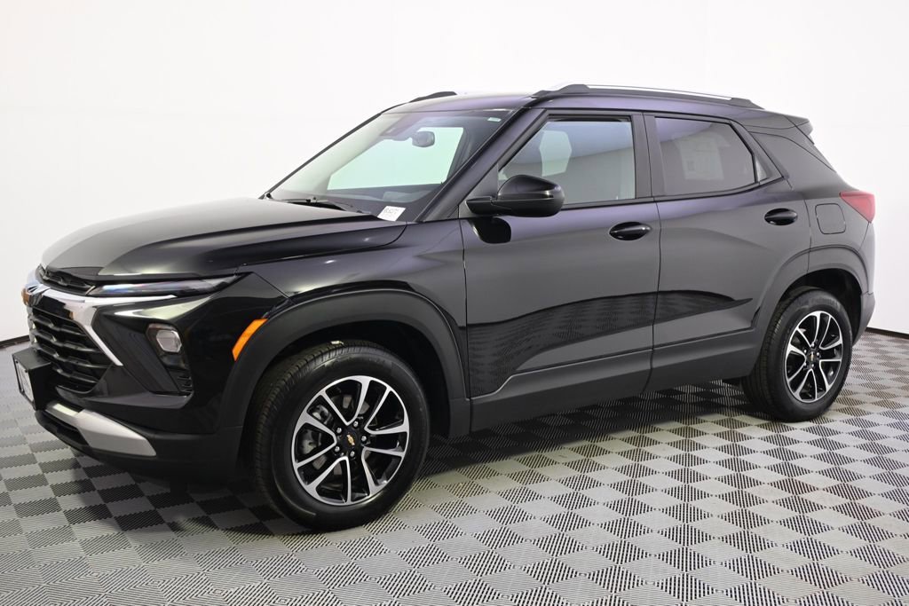 Used 2025 Chevrolet Trailblazer LT with VIN KL79MRSL9SB192370 for sale in Minneapolis, Minnesota