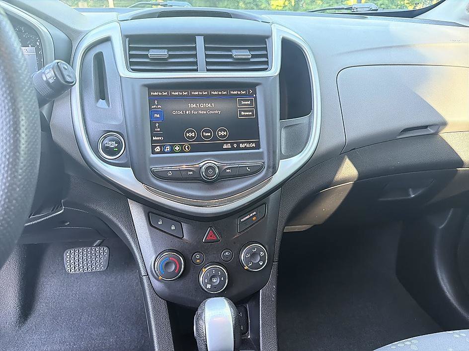 Used 2020 Nightfall Gray Metallic Chevrolet LT image 15