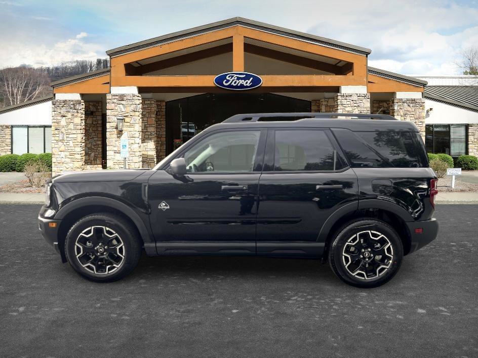 New 2026 Shadow Black Ford Outer Banks® image 6
