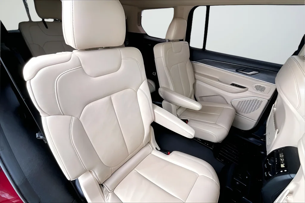 Used 2021 Red Jeep Limited image 20