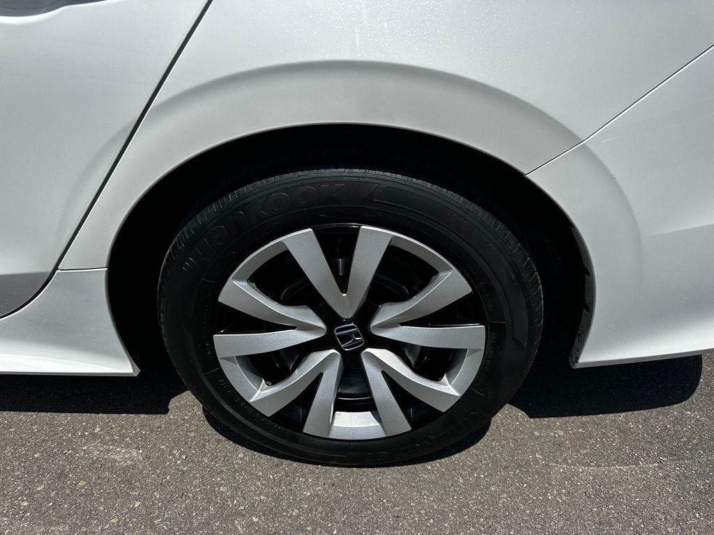 Used 2024  Honda LX image 9