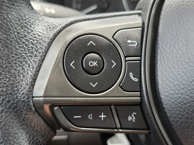 Used 2020 Silver Toyota LE image 19