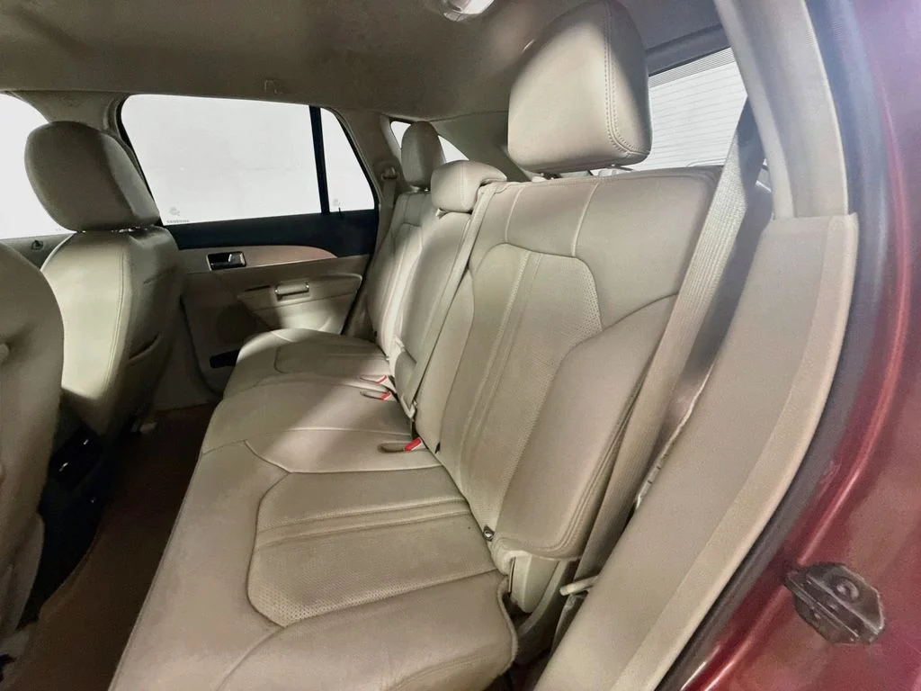 Used 2014 Ruby Red Metallic Tinted Clearcoat Lincoln Base image 22