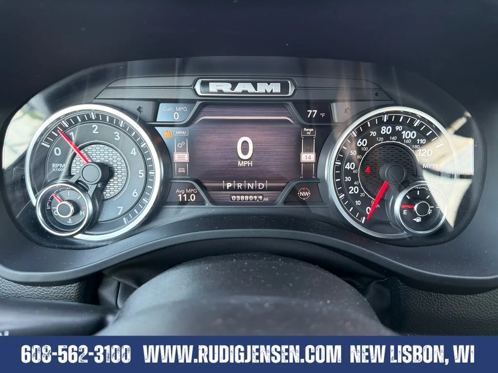 Used 2022 White Ram Big Horn/Lone Star image 15