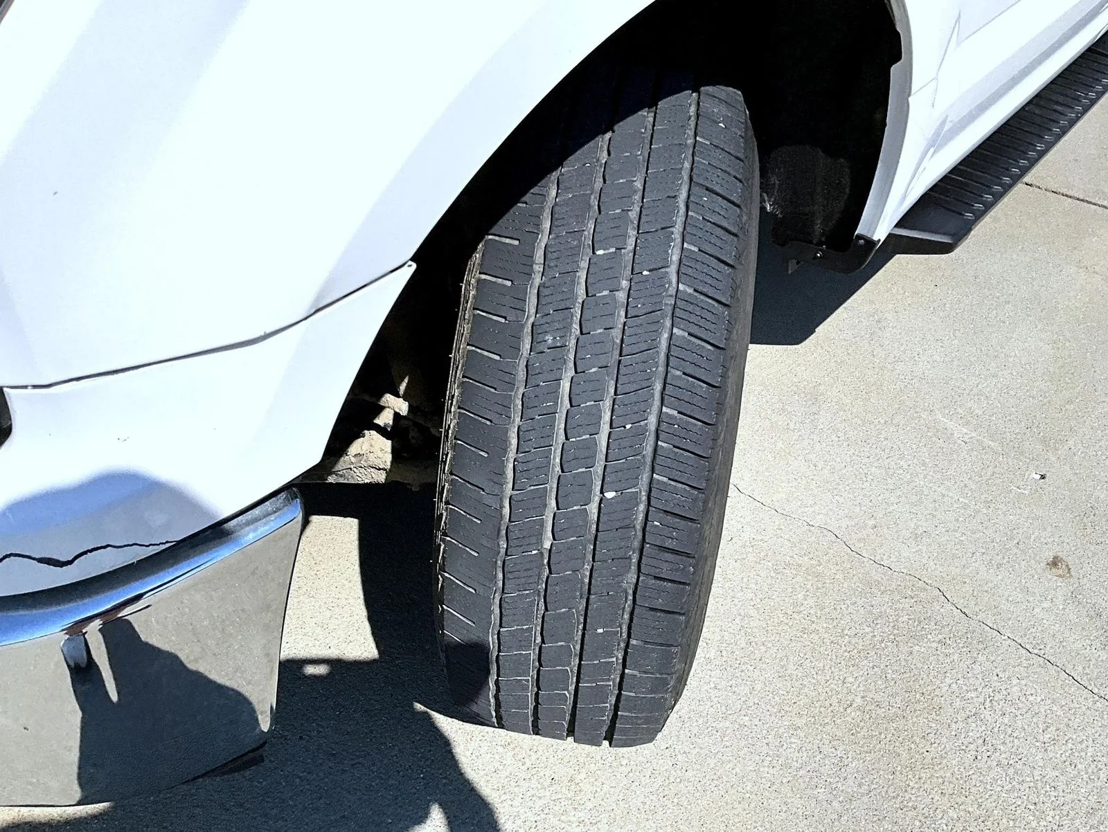 Used 2018 White Ford XL image 26