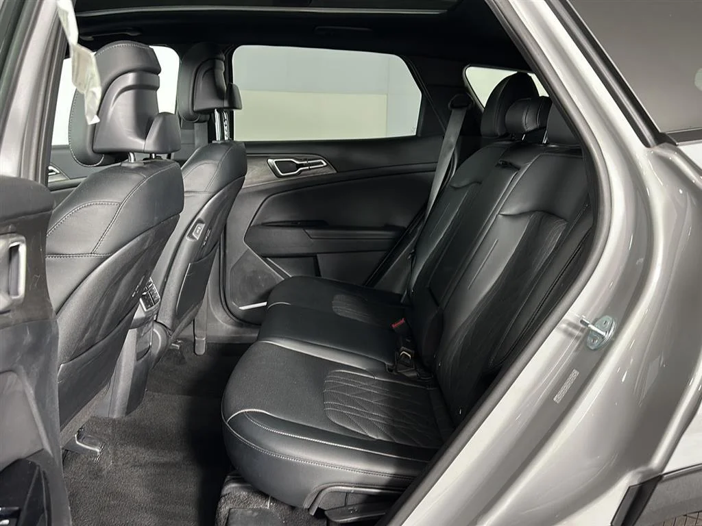 Used 2024 Wolf Gray Kia X-Line image 20