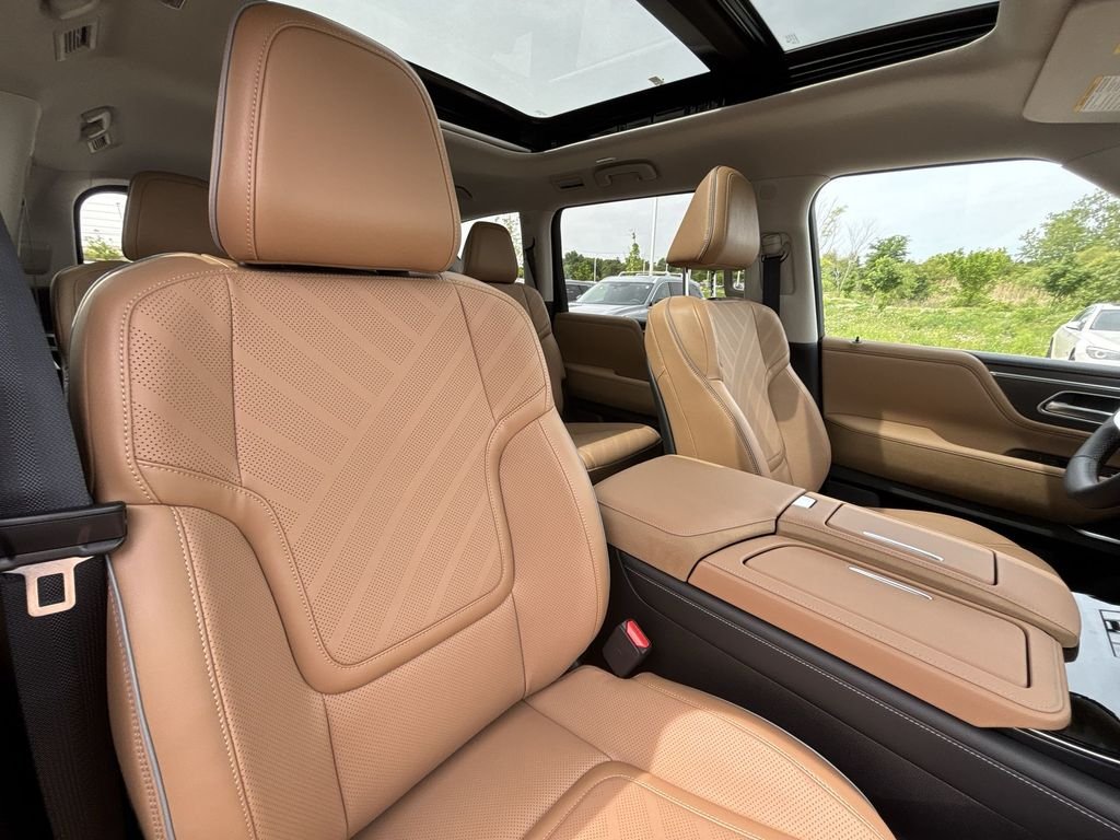 New 2026 BLACK OBSIDIAN INFINITI Luxe 4WD image 28