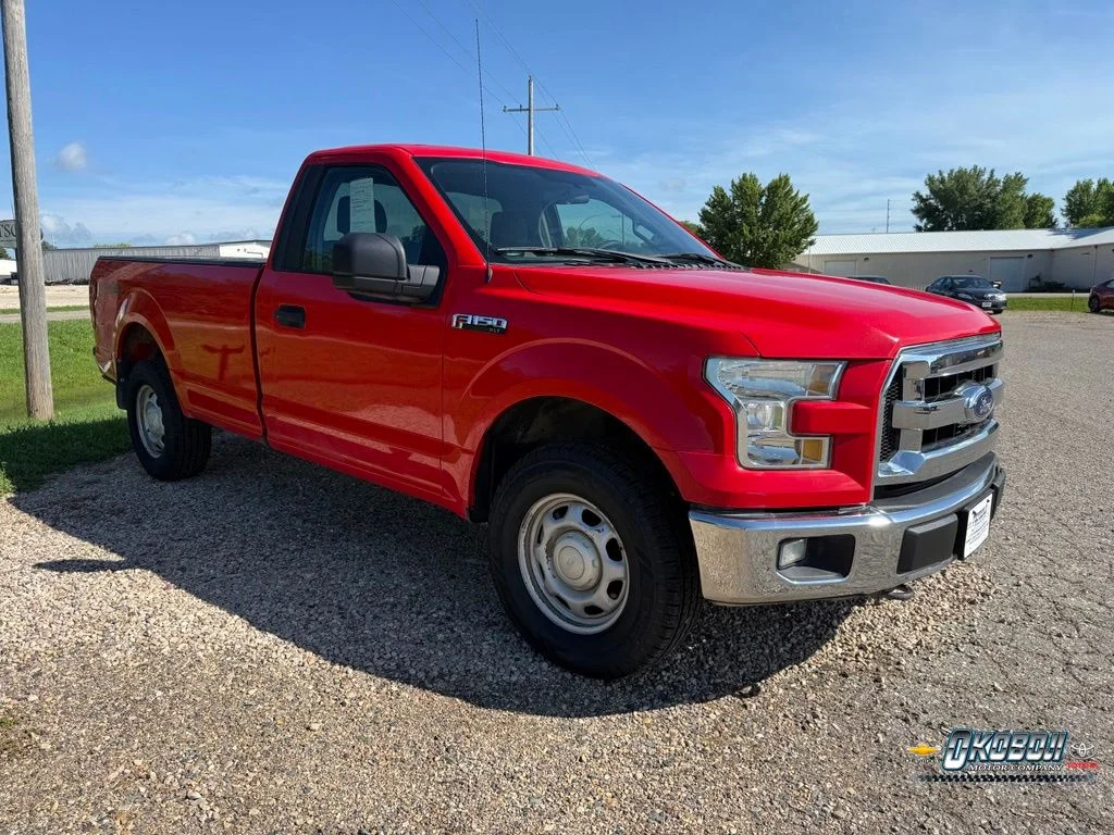 Used 2016 Red Ford XLT image 1