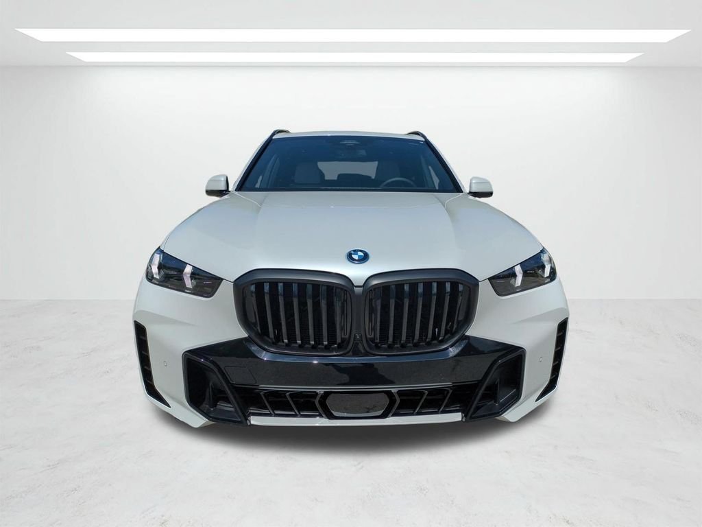 New 2026 White Metallic BMW xDrive50e image 9