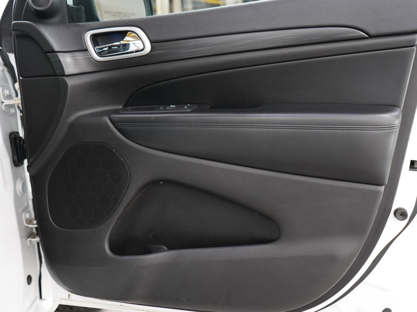 Used 2020 Bright White Clearcoat Jeep Altitude image 9