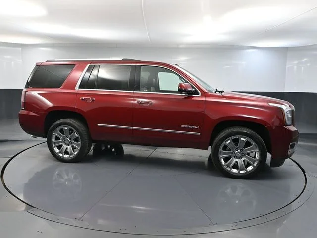 Used 2017 Red GMC Denali image 4