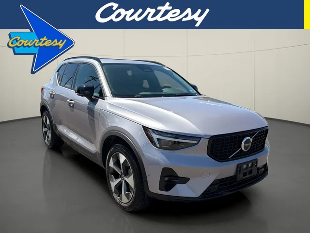2026 Volvo XC40 B5 Plus