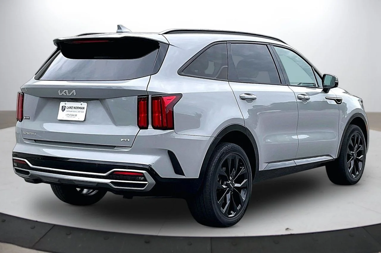 Used 2023 Gray Kia SX image 9