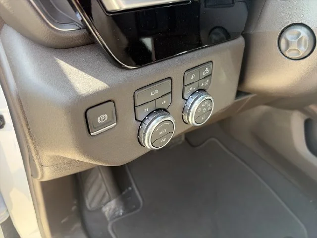 New 2026 White GMC SLT image 17
