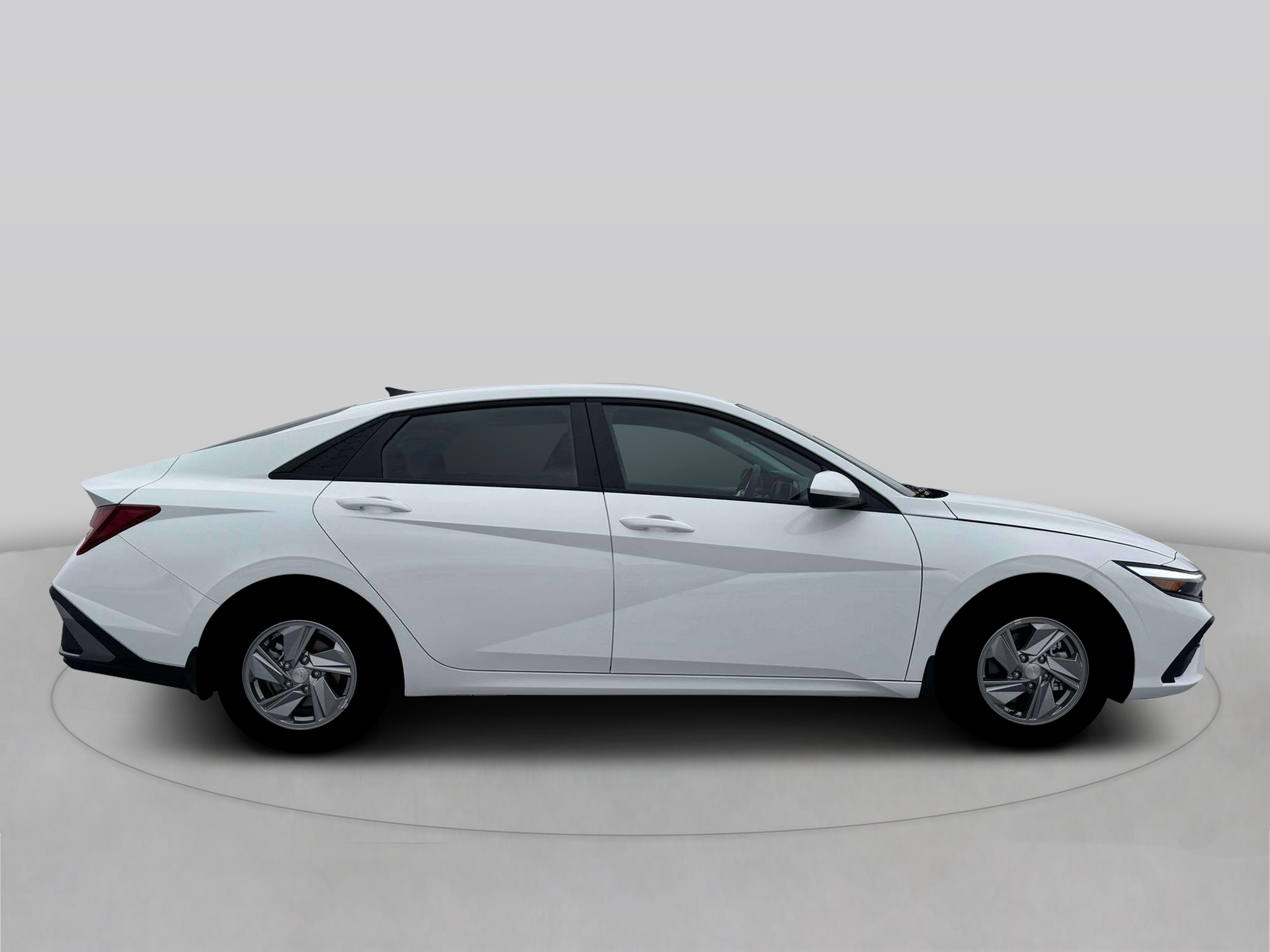 New 2026 White Hyundai SE image 9