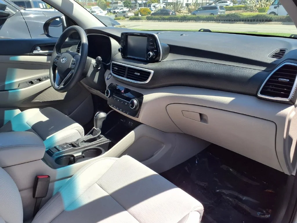 Used 2020 Silver Hyundai Value image 14