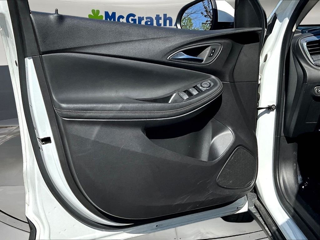 Used 2025 White Buick Preferred image 21