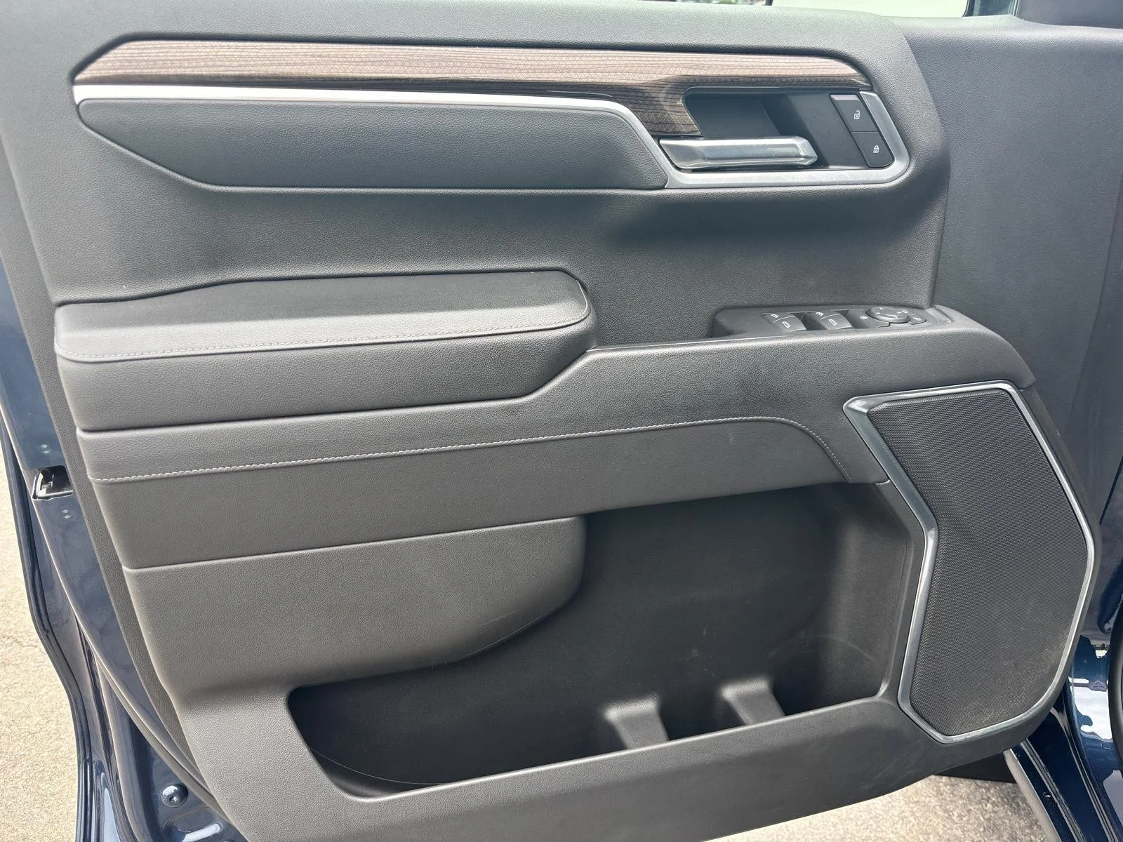 Used 2022 Northsky Blue Metallic Chevrolet RST image 13