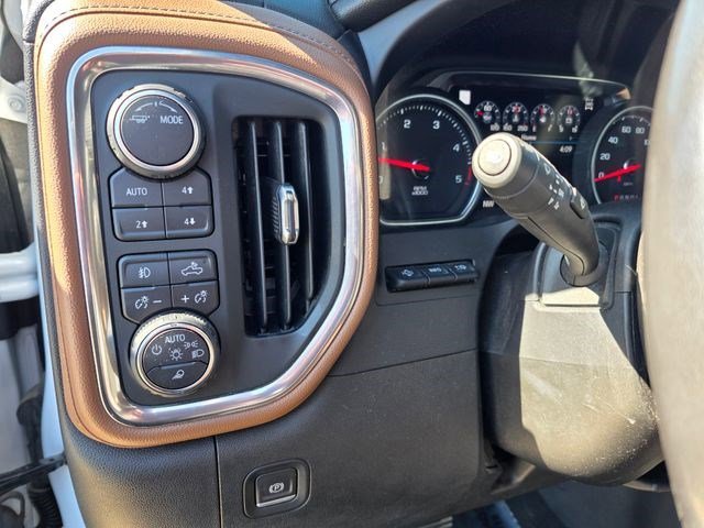 Used 2021 Iridescent Pearl Tricoat Chevrolet High Country image 24