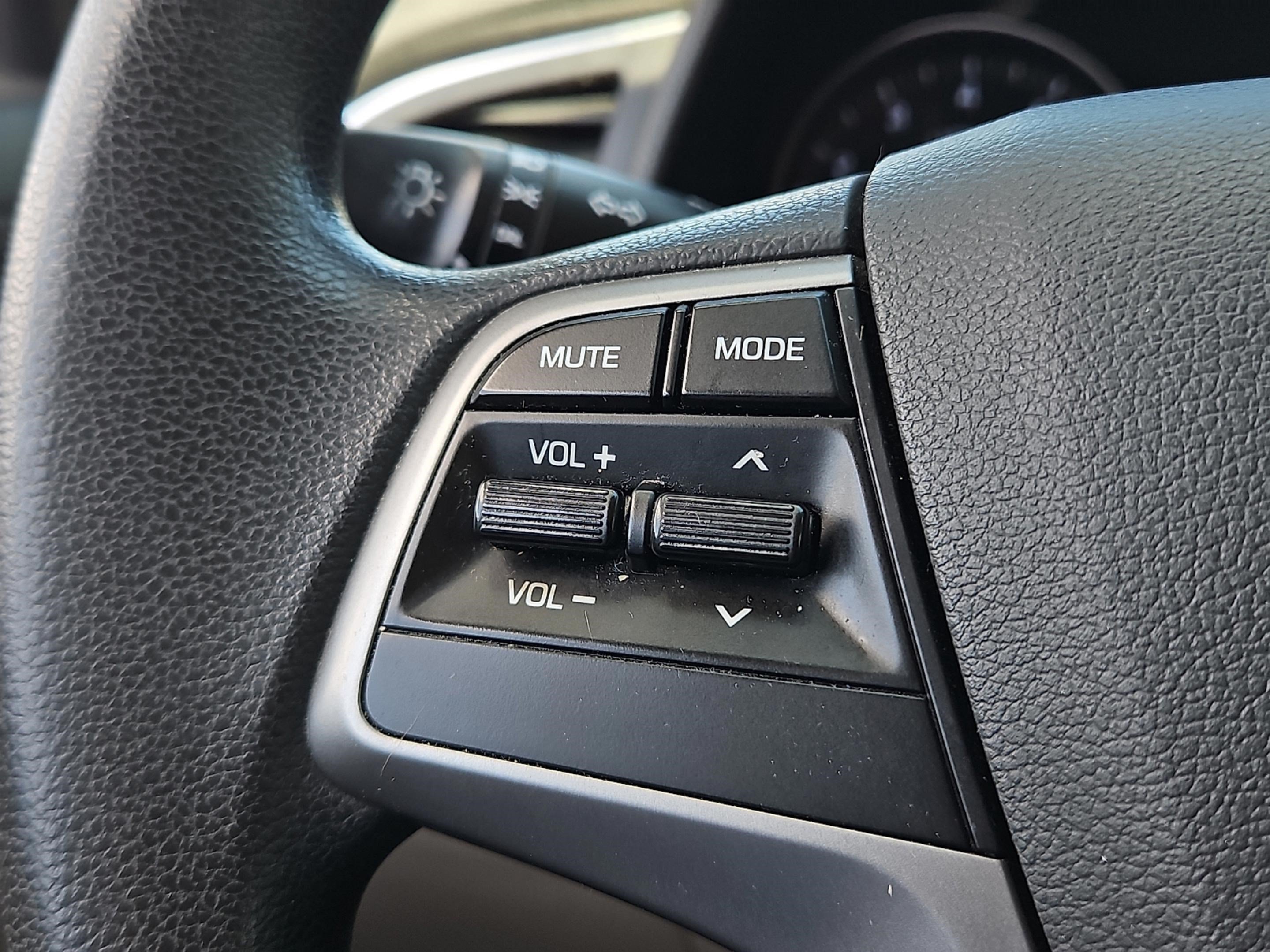 Used 2017 Mineral Beige Hyundai SE image 19
