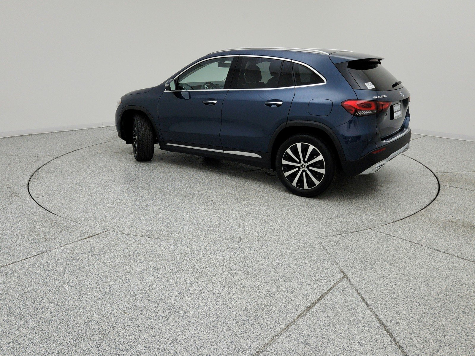 Used 2023 Denim Blue Metallic Mercedes-Benz GLA 250 image 10