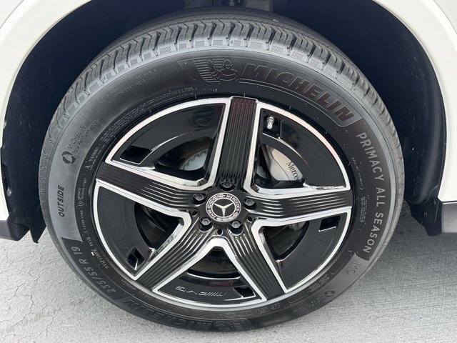 Certified Used 2025 Polar White Mercedes-Benz GLC 300 image 15