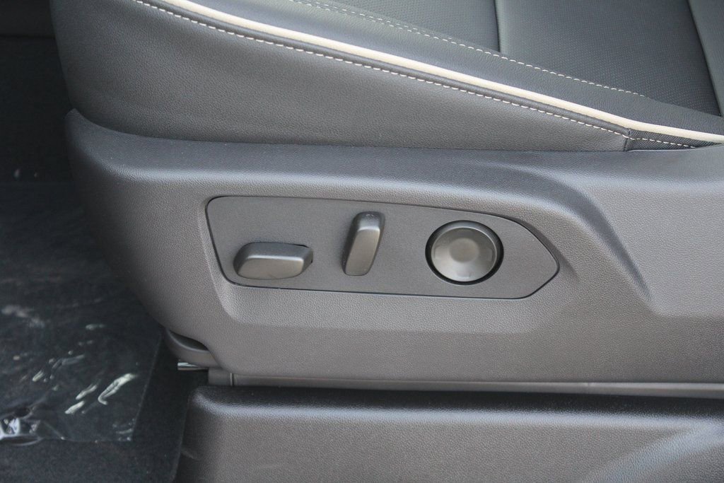 2026 Chevrolet Suburban Premier - Photo 13