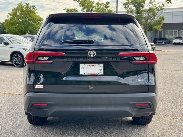 Used 2024  Toyota XLE image 6