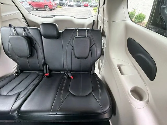 Used 2024 Black Chrysler Touring L image 18