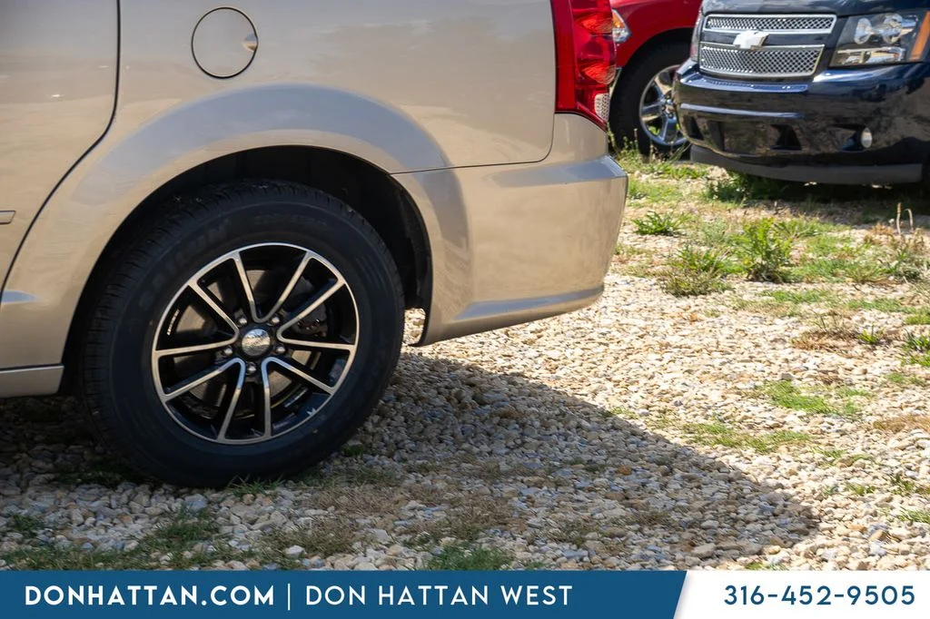 Used 2016 Beige Dodge R/T image 35