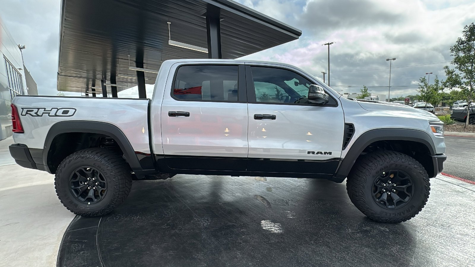 New 2026 Silver Zynith Exterior Paint RAM RHO image 4