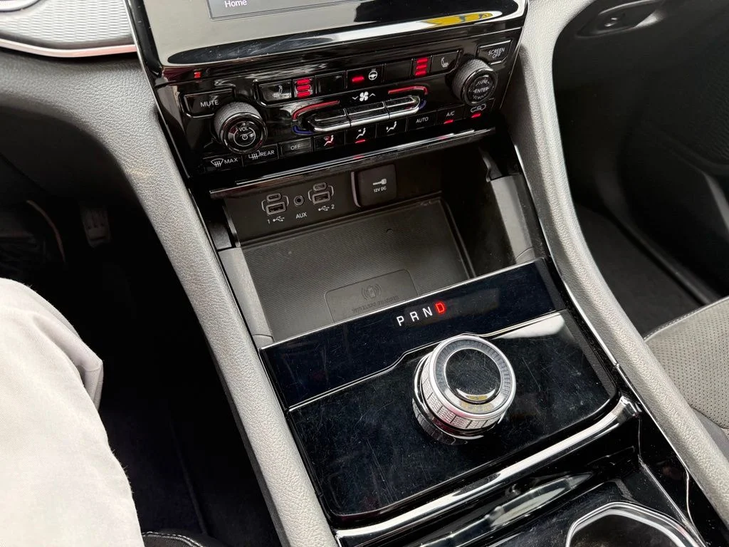 Used 2023 Silver Jeep Altitude image 32