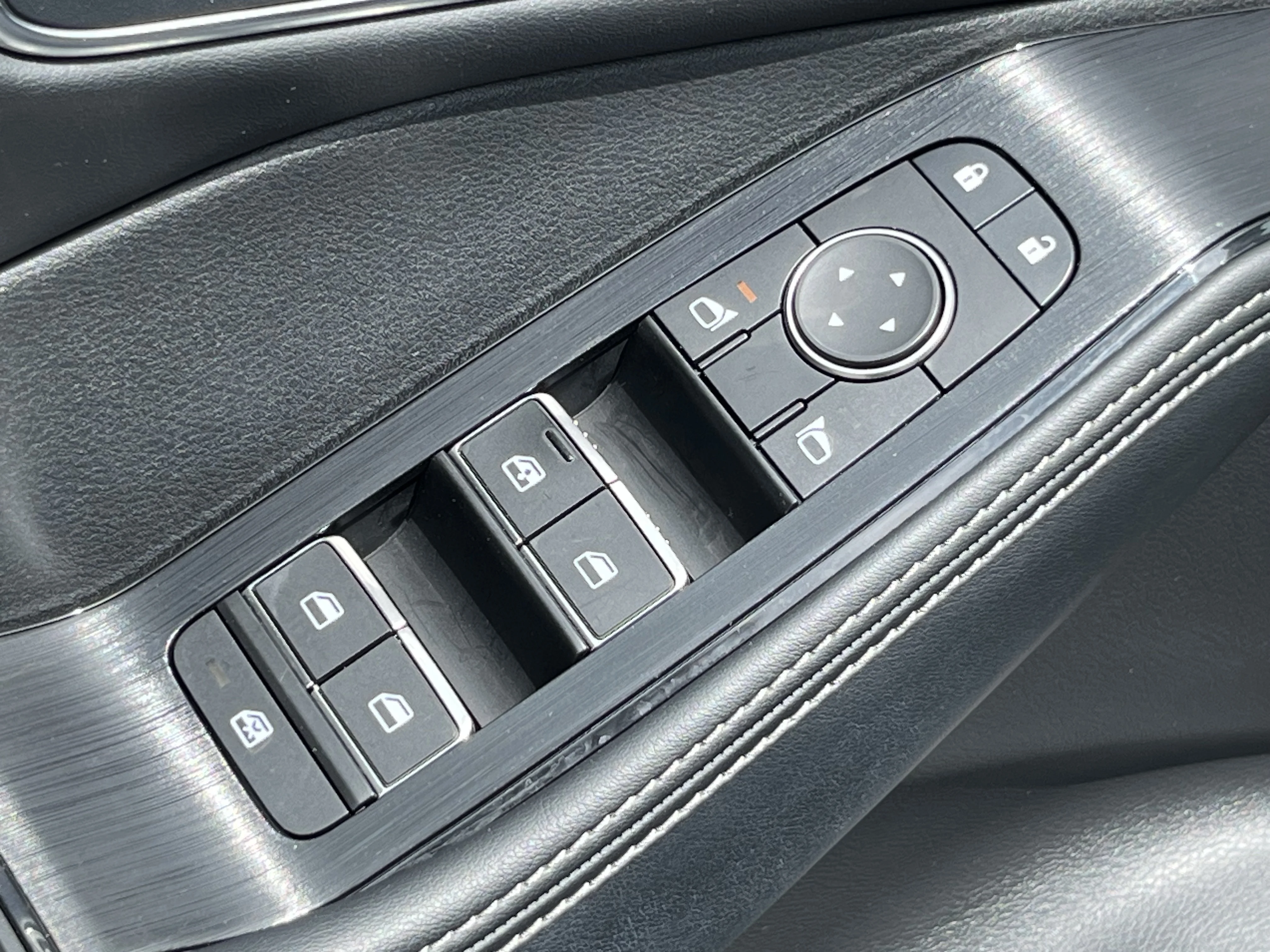 Used 2023 Champagne Silver Metallic Nissan Platinum image 22