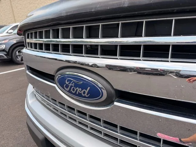 Used 2018 Silver Ford XLT image 16