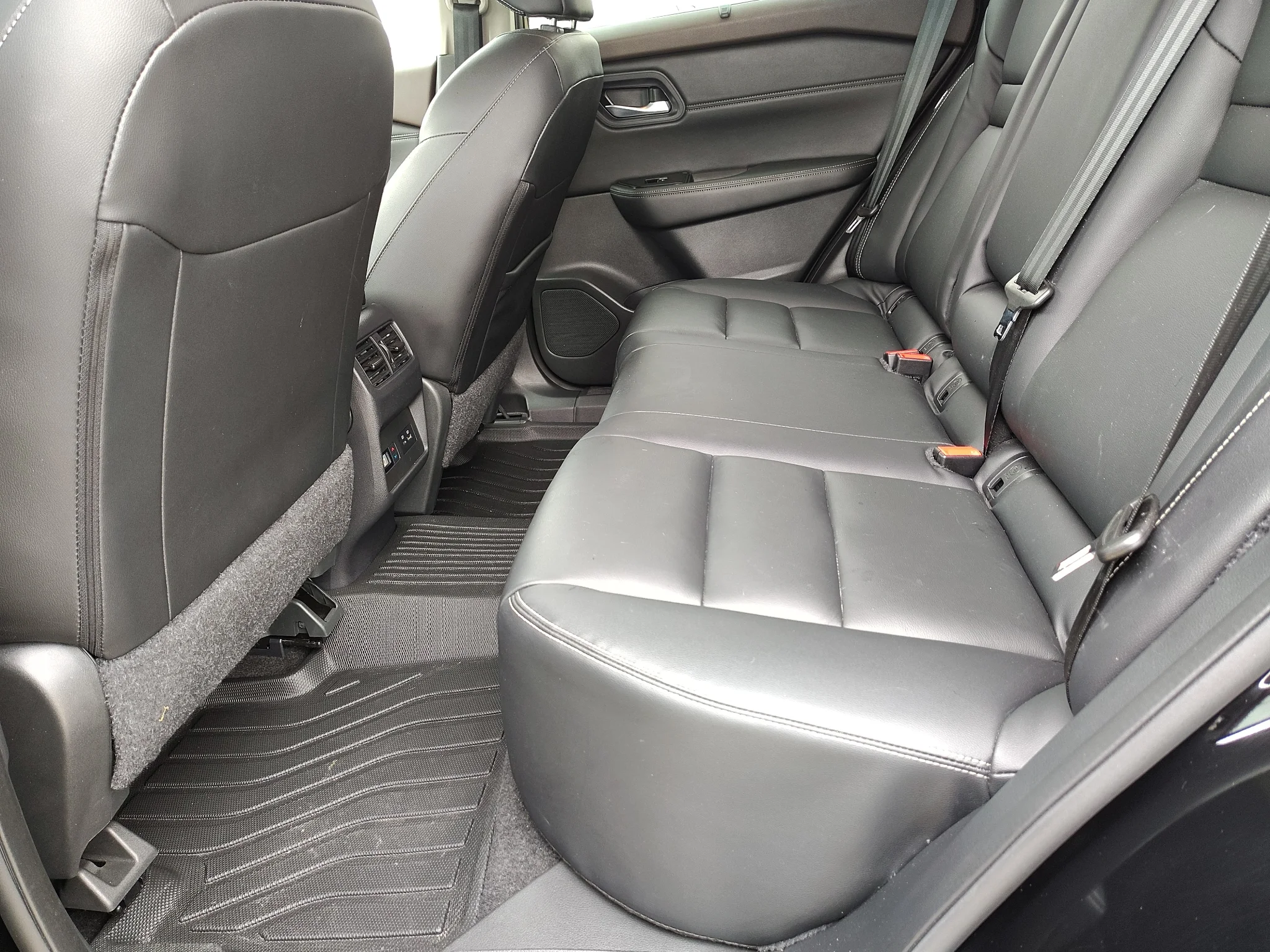 Used 2023 Black Nissan SL image 11