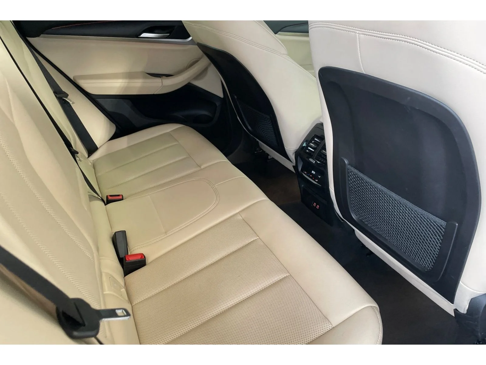 Used 2023 Dark Graphite Metallic BMW sDrive30i image 17