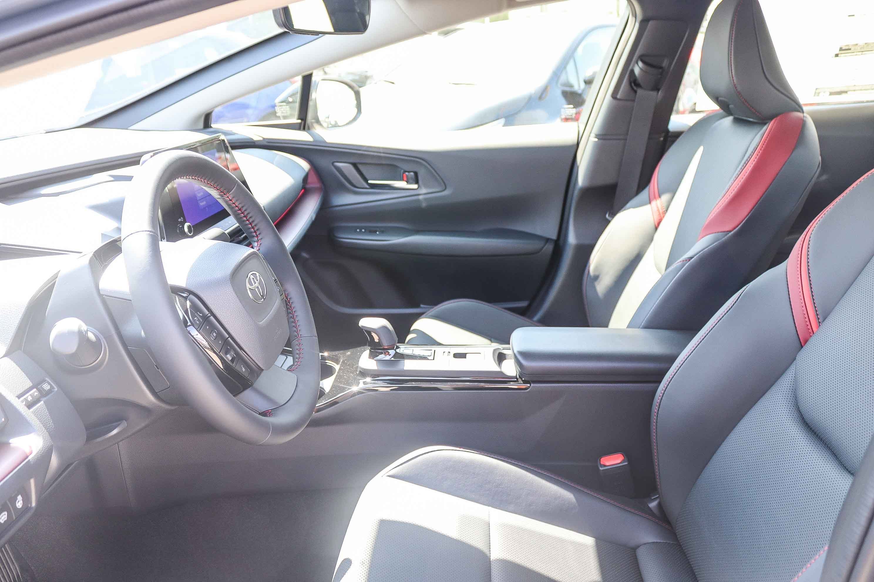 2026 Toyota Prius Plug-in Hybrid XSE - Photo 19