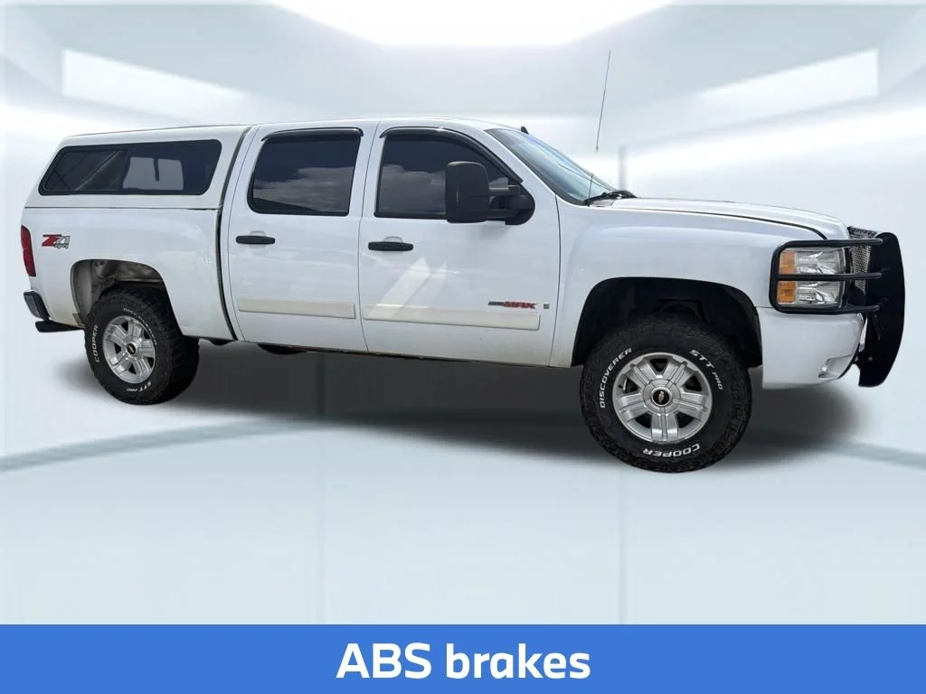 Used 2007 White Chevrolet LT image 12