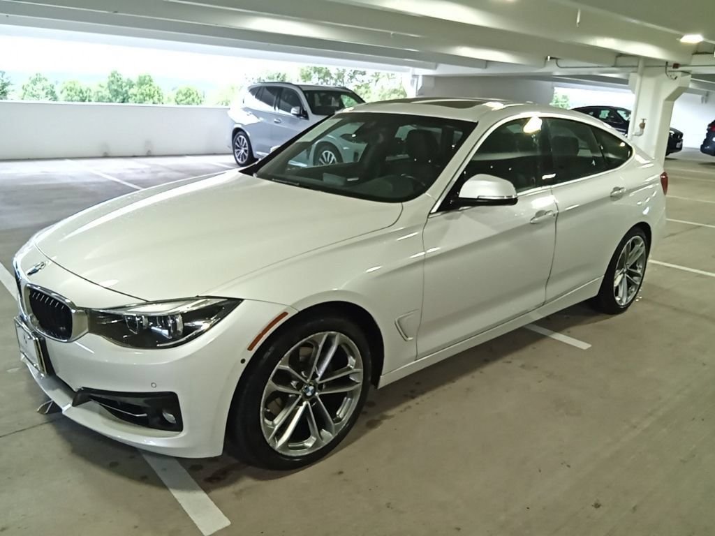 2017 BMW 3 Series 330i xDrive Gran Turismo's photo
