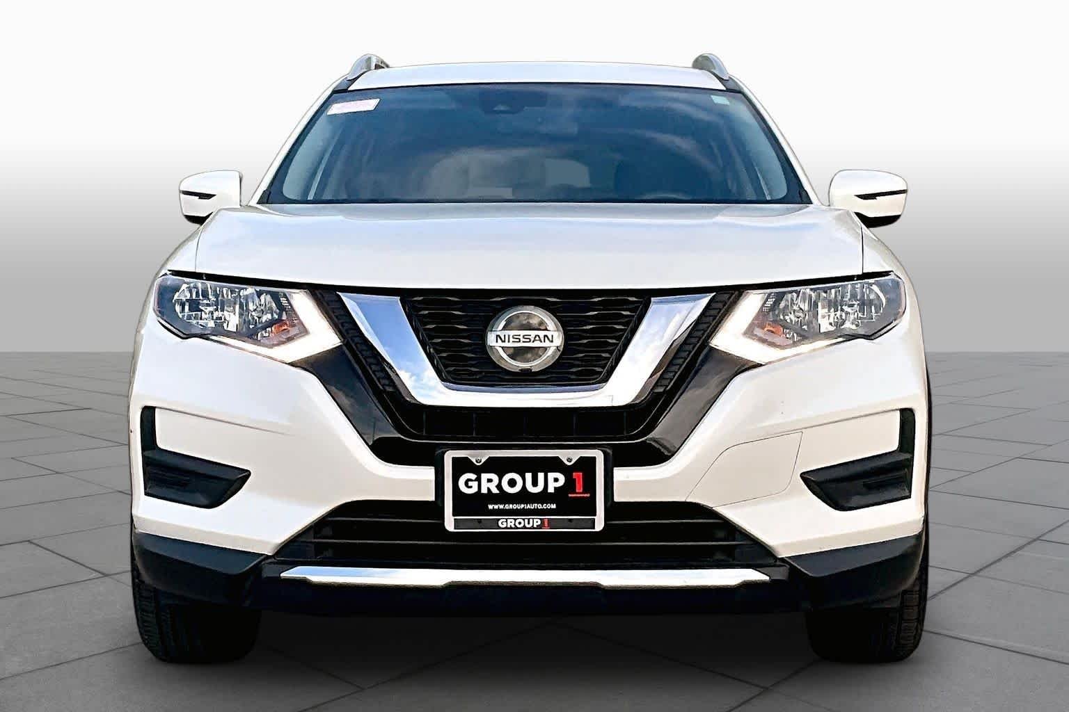Certified Used 2020 Pearl White Tricoat Nissan SV image 4