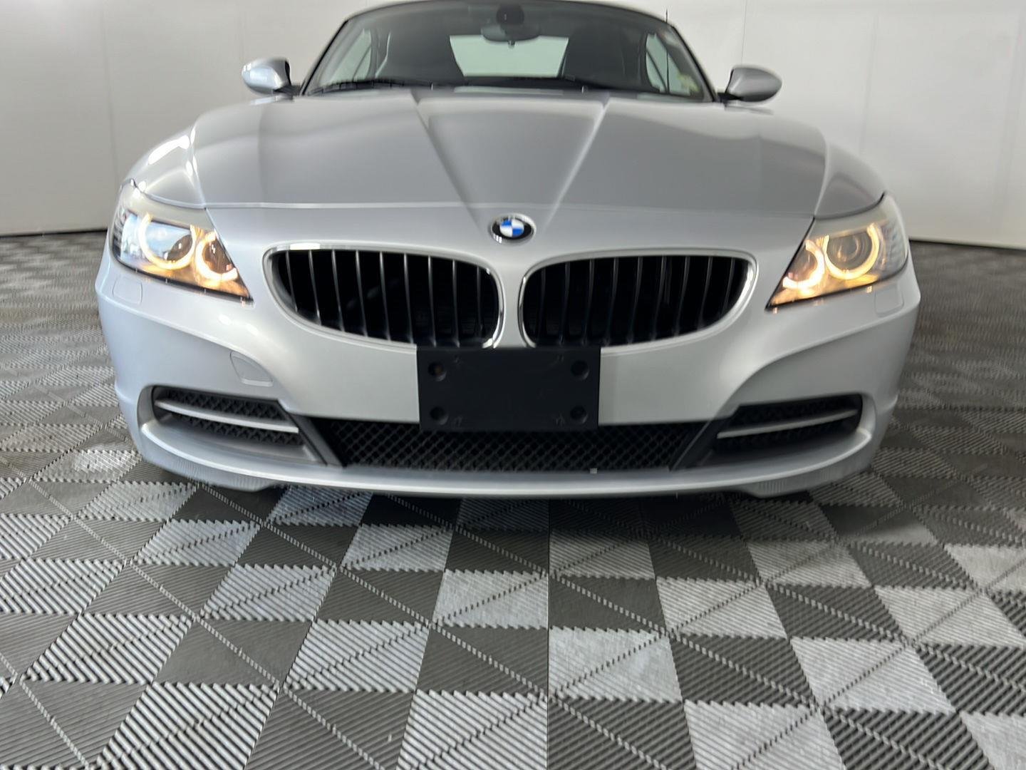 Used 2009 Not Available BMW sDrive30i image 11