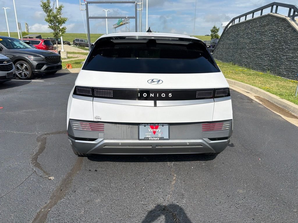 Used 2024 White Hyundai SEL image 6