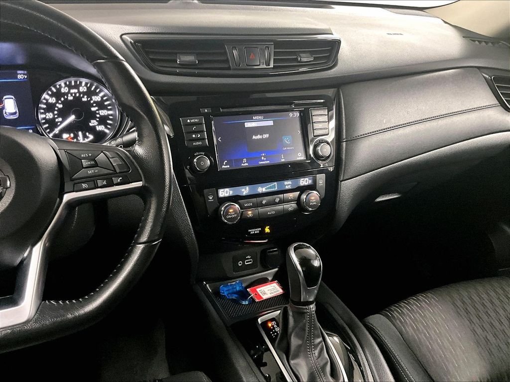 Used 2020 Blue Nissan SV image 17