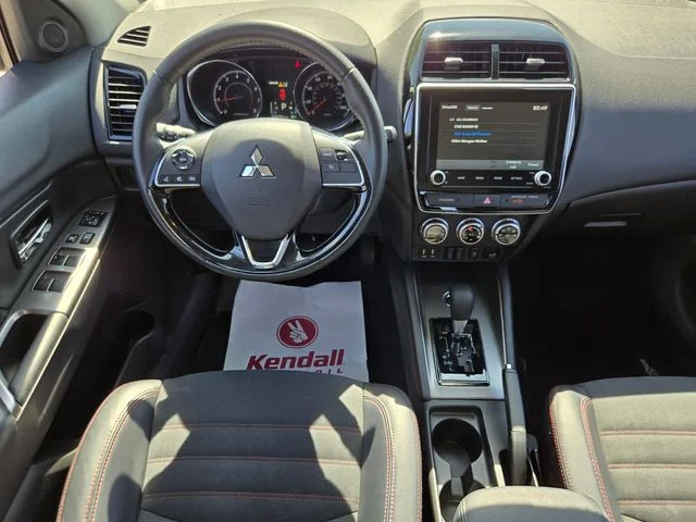 Used 2025 Silver Mitsubishi 2.0 SE image 13